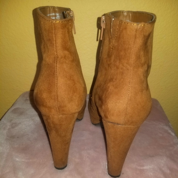 Mossimo Heeled Booties - Picture 2 of 7